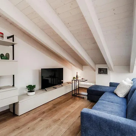 Amazing Attic On Harbour *